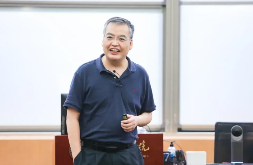 北大安博电竞贾春新教授荣获第二十届北京市高等学校教学名师奖