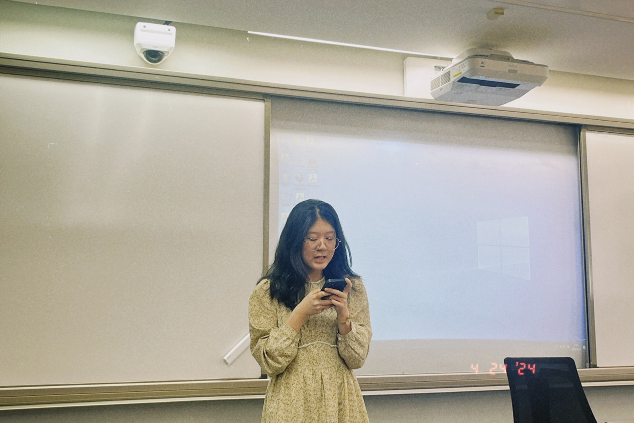 728440B05428DBFEDD6CD9BBFC0_F27C9E8A_124BDD